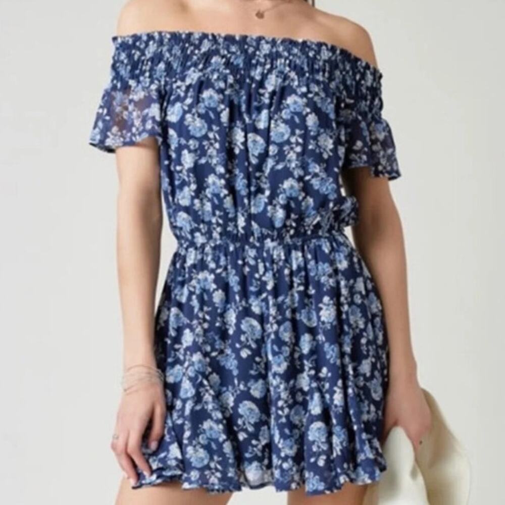 Trixxi Francesca's Off The Shoulder Romper Floral Boho Pattern Womens Medium NWT